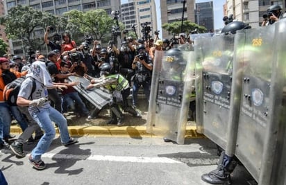 Protesta en Caracas termina en choques con Policía Bolivariana