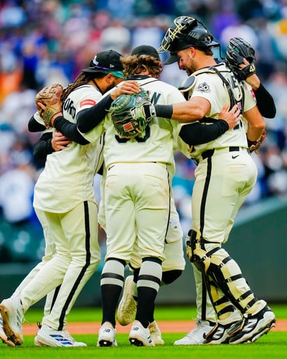 Seattle se lleva la serie ante Houston con una sólida actuación de su abridor