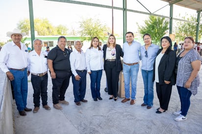 región: Encabeza lunes cívico y entrega minisplit para mejorar condiciones de aprendizajeen plantel educativo