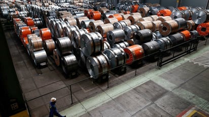 Unión Europea eleva aranceles al acero importado hasta en un 50%