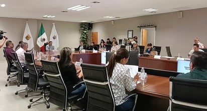 CABILDO DE PIEDRAS NEGRAS AVALA OBRAS DE SALUD DEL IMSS El Ayuntamiento de Piedras Negras aprobó en sesión extraordinaria de Cabildo la formalización de dos proyectos de infraestructura del IMSS en la ciudad,
