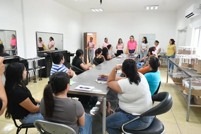 PROGRAMA El DIF Monclova impulsa el crecimiento personal y profesional a través del programa Mujeres al Siguiente Nivel  La presidenta honoraria del DIF Monclova, Mavi