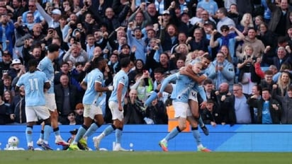Manchester City derrota 2-1 al Arsenal y se acerca a 3 puntos del líder