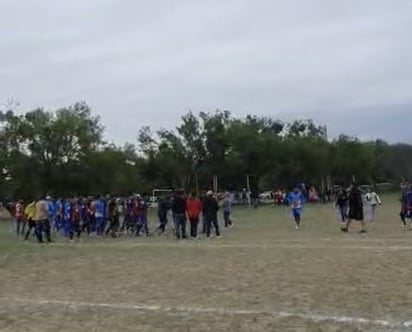 Violencia : Fue en el encuentro de la Liga de Veteranos entre Hules y Empaques contra Abarrotes Tania.