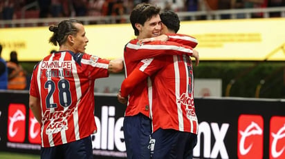 Chivas golea 5-0 al Puebla y se mantiene líder del Clausura 2026