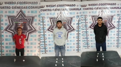 SEGURIDAD Entre los detenidos se encuentra una mujer.  CUATRO CIÉNEGAS, COAH. — En una serie de operativos de vigilancia desplegados en distintos puntos del municipio,
