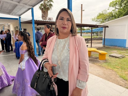 EDUCACIÓN Llegan dos tráileres con libros de texto a San Juan D, asegurando la preparación del ciclo escolar 2026-2027 en educación básica de Coahuila.  Dos tráileres