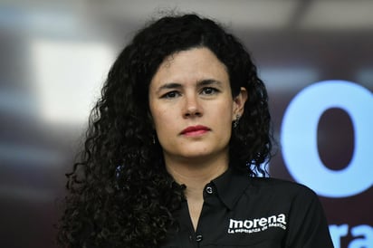 Luisa María Alcalde: 
