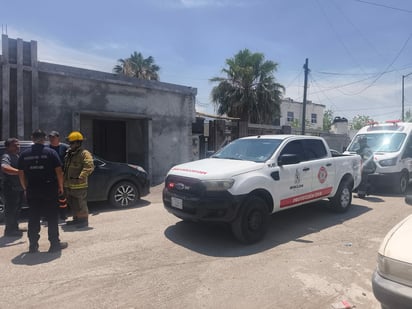 SEGURIDAD  Familiares trasladaron a la afectada en un vehículo particular al hospital.   Monclova, Coahuila.– Una mujer resultó con lesiones por quemaduras luego