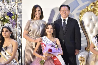 región: La alcaldesa Sari Pérez Cantú y la nueva Corte Real, dieron inicio a la tradicional Feria de la Primavera 2026.