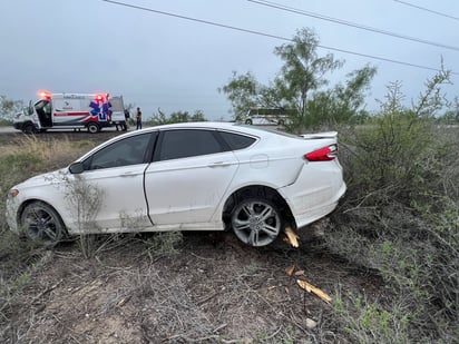 Ponchadura provoca salida de camino y deja a conductor lesionado en la 57