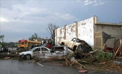 tornado : Aquella tarde, a las 18:21 horas, el fenómeno tocó tierra en la colonia Año 2000.