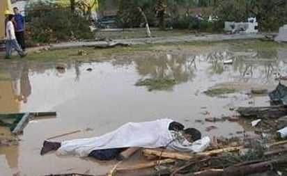 tornado : Aquella tarde, a las 18:21 horas, el fenómeno tocó tierra en la colonia Año 2000.