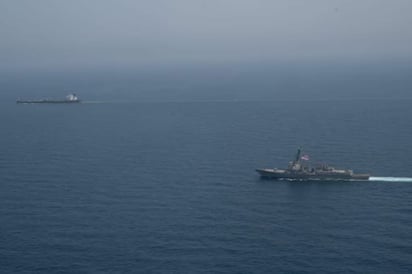 EU intercepta buque iraní de “flota sombra” en mar Arábigo