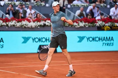 Jannik Sinner avanza a octavos en Madrid tras vencer a Moller