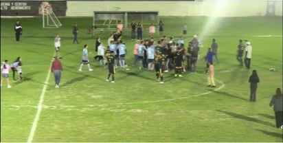 Riña : Participaron jugadores y porras de los equipos Cazbel y Real Chagolla.