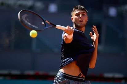 Tenis