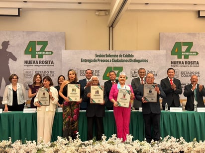 RECONOCIMIENTO En el 47 aniversario de Nueva Rosita, el gobierno municipal entregó cinco preseas a ciudadanos distinguidos por su trayectoria, aportación social y compromiso