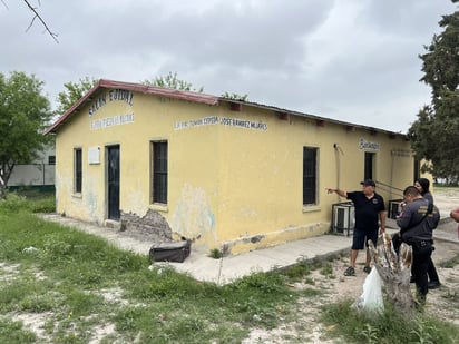 ROBO        Piedras Negras, Coahuila.– Habitantes del ejido Piedras Negras denunciaron un robo registrado en el salón de asambleas “José Ramírez Mijares”,
