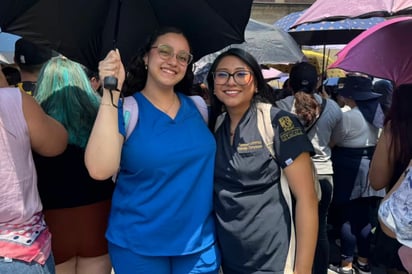 BTS provoca euforia en el Zócalo previo a visita a Palacio Nacional