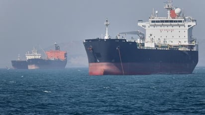 OMI alerta por mil 500 buques atrapados en el Golfo