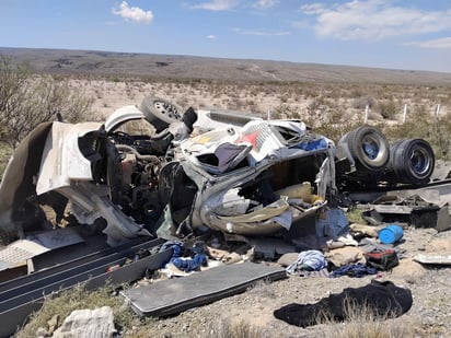 volcadura : El accidente dejó un lesionado y daños totales en la unidad pesada.