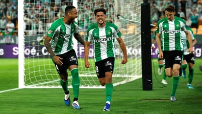 Betis sella boleto a Champions y hunde al Elche