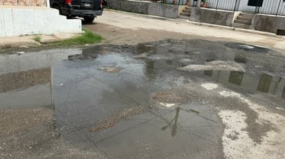 Derrames de aguas negras afectan a familias de la colonia Bravo