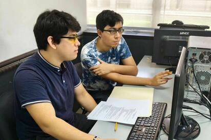 ESTUDIANTES  En este Día del Estudiante, jóvenes buscan becas, revalidaciones y nuevas oportunidades para continuar preparándose pese a problemas económicos familiares.