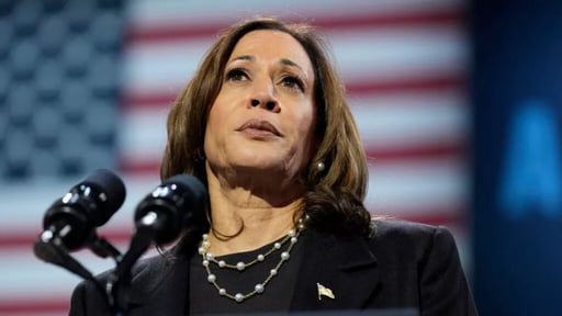  La vicepresidenta Kamala Harris arremetió el lunes contra el expresidente Donald Trump en un mitin en Pennsylvania por insinuar que se podría usar