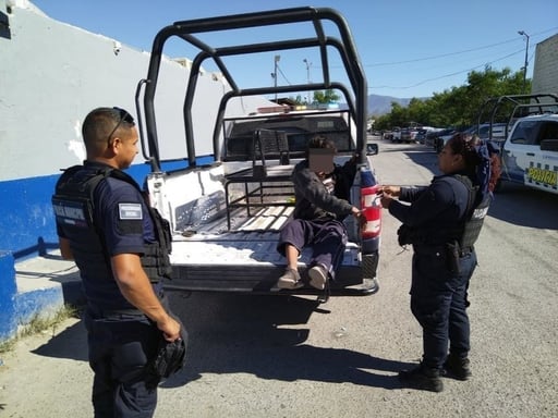 Las autoridades prestaran apoyo a la dama.  Una mujer que padece de sus facultades mentales y vive en situación de calle fue detenida por elementos