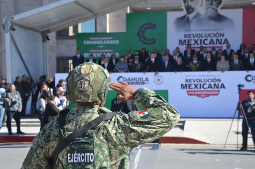 Transitaron 30 vehículos de la SEDENA.   El coronel Alejandro Meza Mendoza solicitó permiso del general José Luis Cruz Aguilar, de la 47 Zona Militar, para