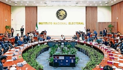 El acuerdo fue aprobado con seis votos a favor y cinco en contra, con opiniones divididas entre consejerías, ya que unas consideraban que sí están obligados