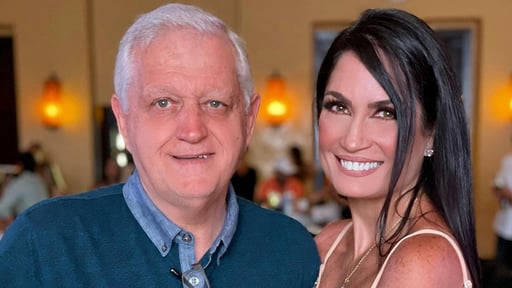 Durante la transmisión en vivo del programa ‘Sale el Sol’, la conductora Joanna Vega Biestro recibió la dolorosa noticia del fallecimiento de su padre,