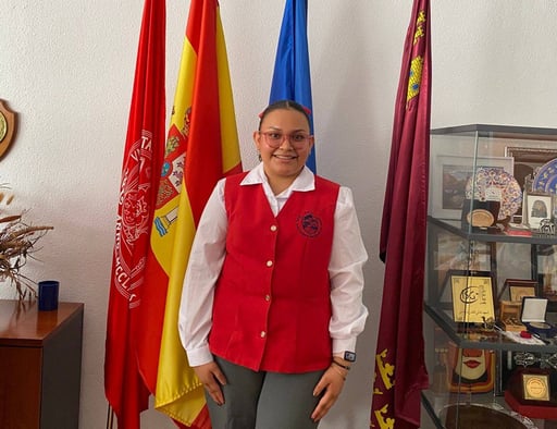 Con esfuerzo, dedicación y el apoyo de su familia, Terecita Azeneth Hernández Moreno viajó a España para cumplir uno de sus más grandes sueños educativos.