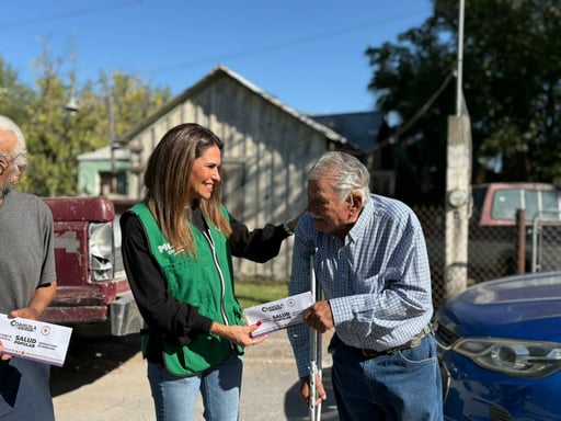 La Tarjeta de la Salud en Sabinas permite a adultos mayores acceder a consultas, medicamentos y servicios médicos gratuitos, fortaleciendo la atención