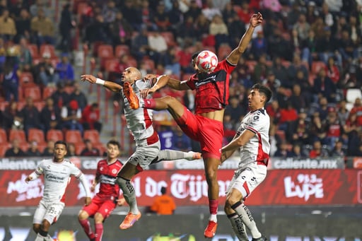    Xolos derrotó 2-0 al Atlas, selló su pase al Play-In y condenó al equipo rojinegro a la eliminación en el Estadio Caliente.  Con una victoria de 2-0 sobre