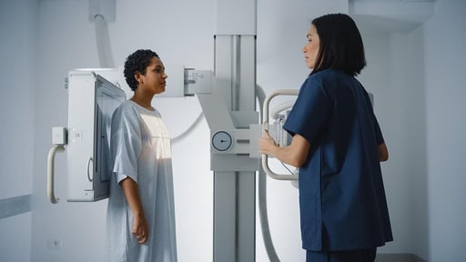 Las mujeres con diagnóstico de cáncer de mama avanzado ahora viven, en promedio, entre seis y siete meses más que hace unos diez años, según un nuevo informe