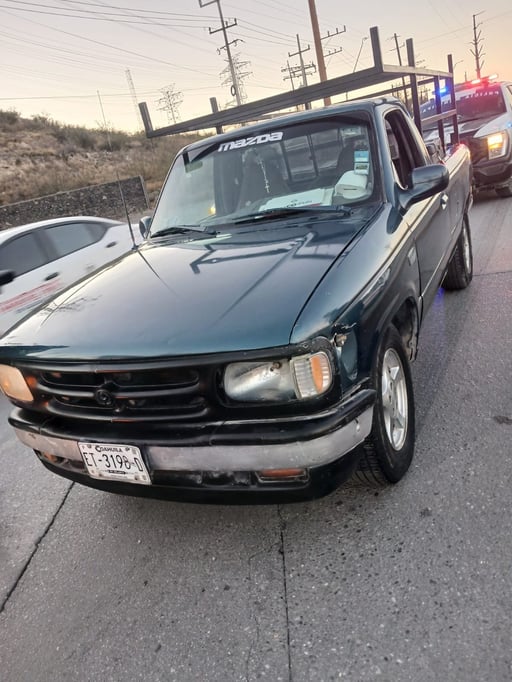 Un conductor no frenó a tiempo y ocasionó un nuevo percance.   La mañana de este lunes, la circulación sobre el bulevar Harold R. Pape se vio afectada