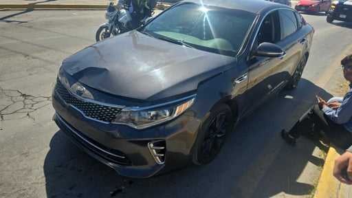 El tráfico y la falta de precaución provocaron el percance.  Un accidente vehicular ocurrido el mediodía de este lunes, en el bulevar San José, dejó como