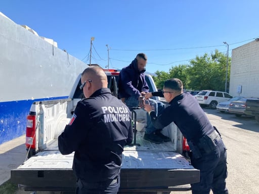 El acusado quedó a disposición del juez calificador en turno.  En la Zona Centro de Monclova, un hombre dedicado a la recolección de botes de aluminio