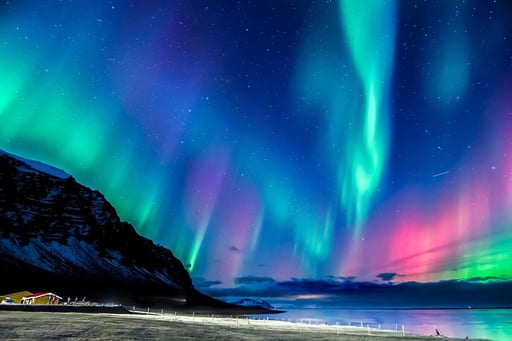 Las auroras boreales volvieron a observarse en México como resultado de una tormenta solar registrada en el hemisferio norte.  Habitantes del norte del país,