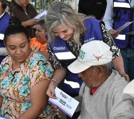 Más de 50 habitantes de Villa de Cloete recibieron la Tarjeta de la Salud Popular, un programa impulsado por el gobernador Manolo Jiménez, que garantiza acceso