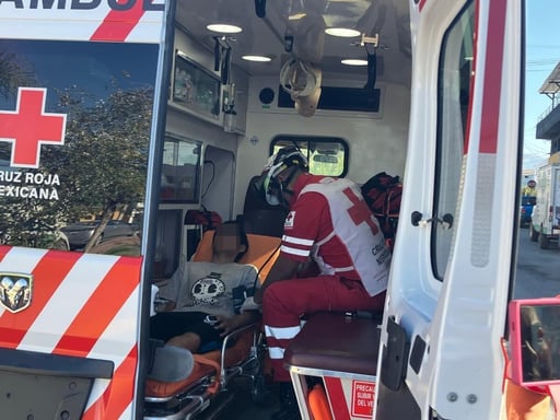 El accidente se registró en el sector El Pueblo.  Un menor de 14 años de edad que tripulaba un triciclo cargado con garrafones de agua terminó con diversas