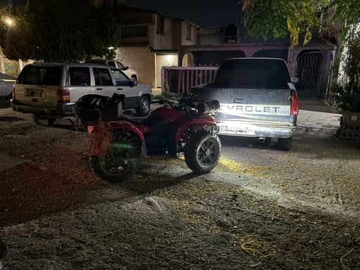 Conductor de cuatrimoto se impacta contra camioneta estacionada en Monclova  Un motociclista que circulaba en una cuatrimoto resultó lesionado la madrugada
