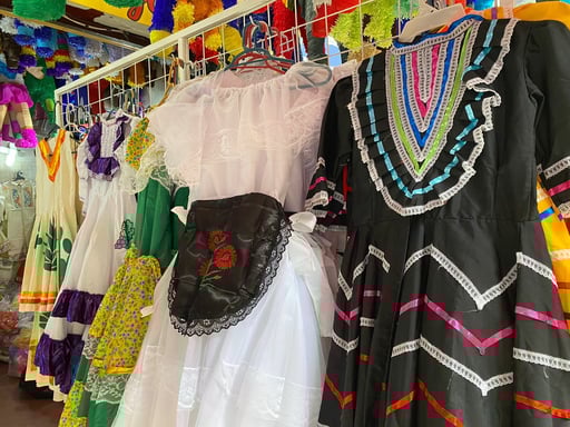 Las familias de Piedras Negras ya comenzaron a ajustar su presupuesto para el desfile del 20 de noviembre, uno de los eventos cívicos más concurridos del año.