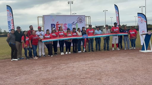 En Sabinas se inauguró el programa de béisbol inclusivo, una iniciativa que permite a niños y niñas con discapacidad participar