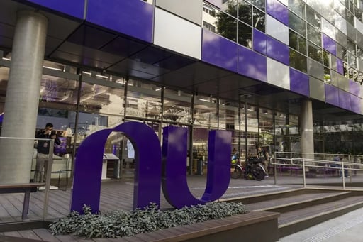 El fintech brasileño Nu anuncia una inversión histórica en México para ampliar su tecnología y servicios financieros digitales.  Nubank, la institución