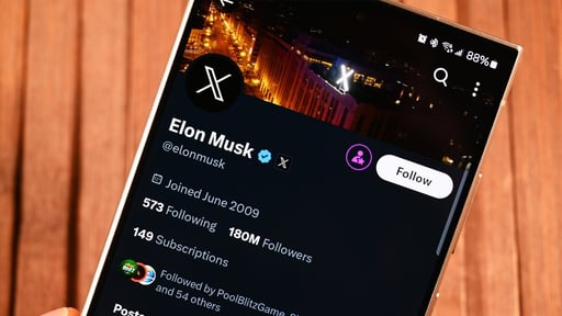 La Unión Europea impuso una multa de casi 140 millones de dólares a X, propiedad de Elon Musk, por irregularidades en su sistema de verificación azul.