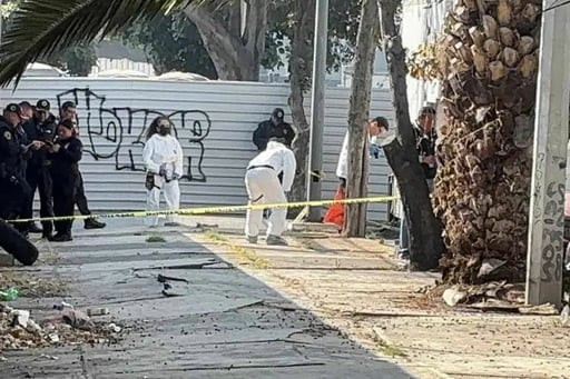 Vecinos de la colonia Ampliación Aviación Civil alertaron sobre un cuerpo embolsado cerca del Bachilleres 10, generando movilización policial y primeras